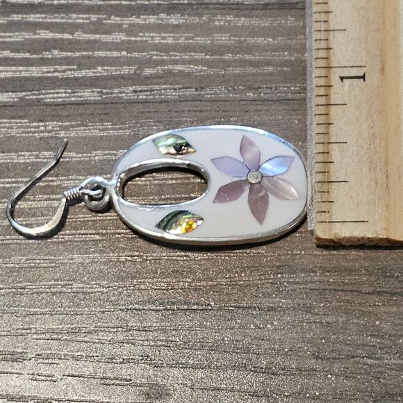 Vintage Alpaca Silver Dangle Earrings with Inlaid Mother of Pearl Flowers - Picture 4 of 6